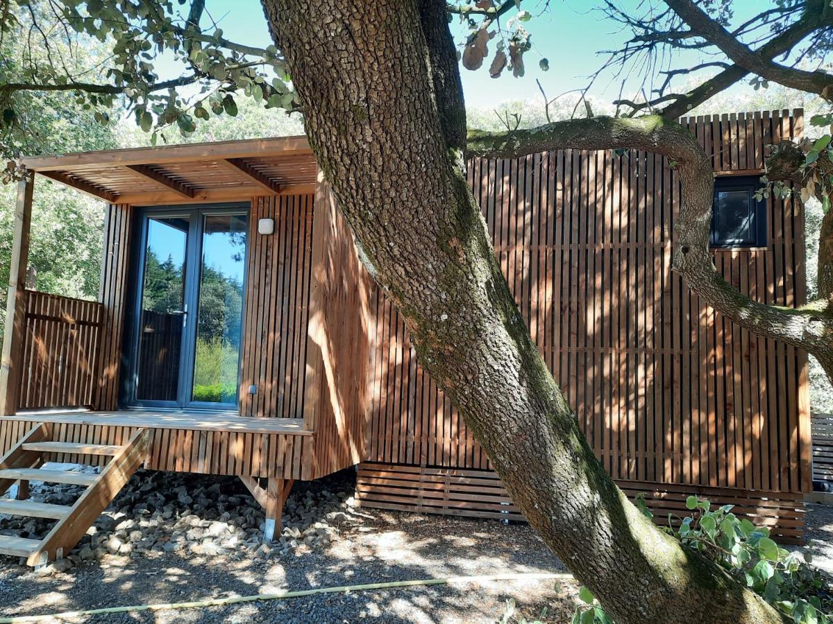 Le Lodge Des Chenes Brousses-et-Villaret Luaran gambar