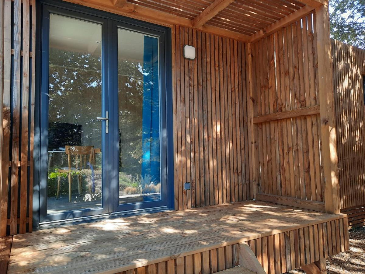Le Lodge Des Chenes Brousses-et-Villaret Luaran gambar