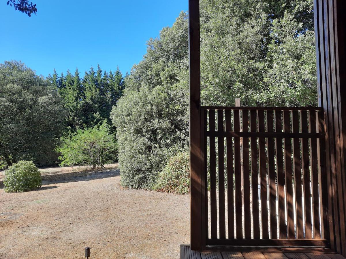 Le Lodge Des Chenes Brousses-et-Villaret Luaran gambar