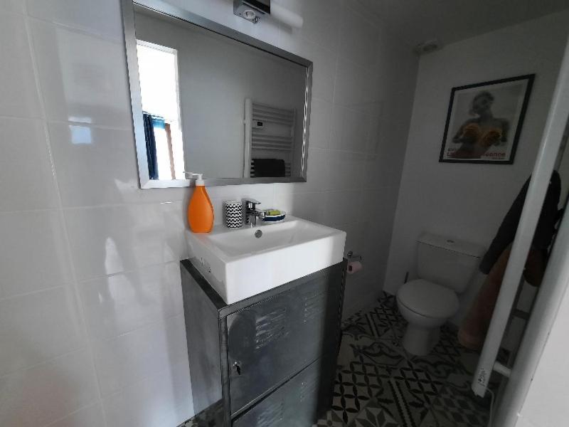 Le Lodge Des Chenes Brousses-et-Villaret Luaran gambar