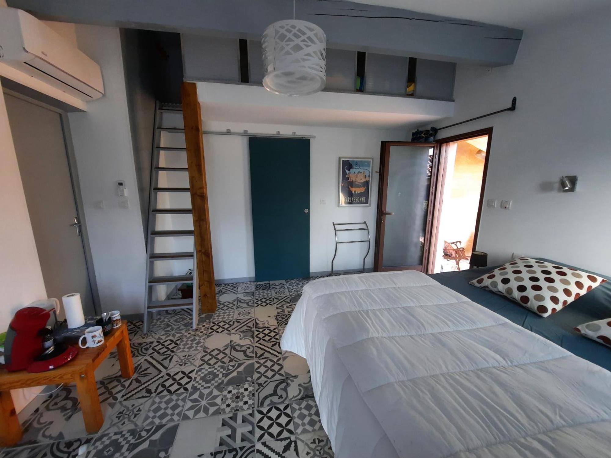 Le Lodge Des Chenes Brousses-et-Villaret Luaran gambar